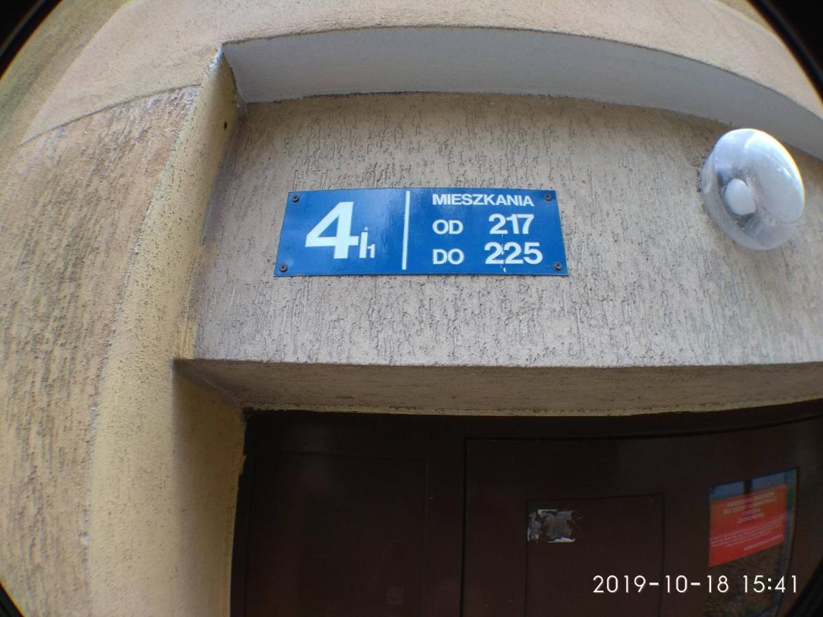 2120 Przyjazni 4 - Tanie Pokoje - Samodzielne Zameldowanie - Self Check In Poznań Eksteriør bilde